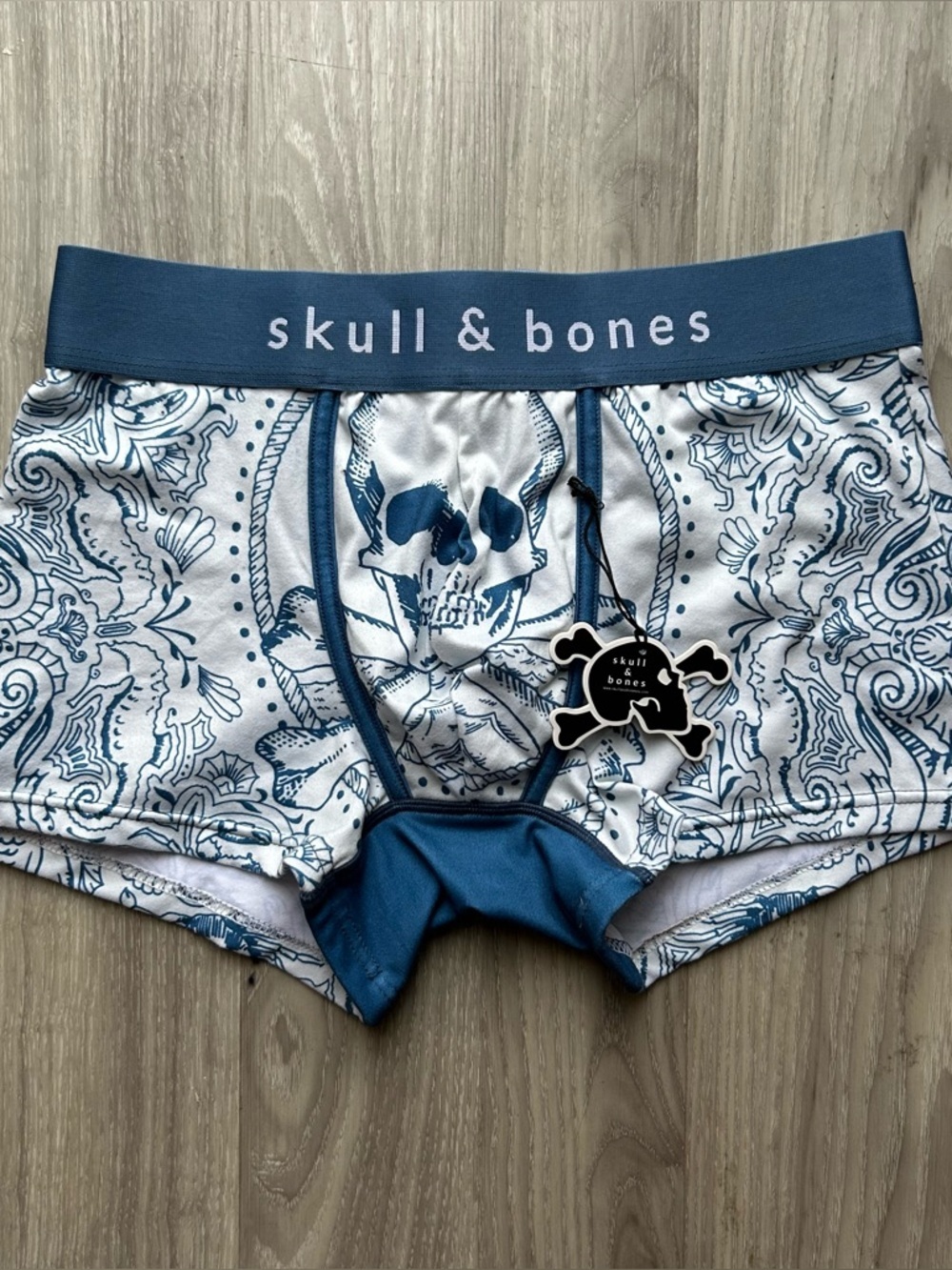 Skull & Bones | Skull Trunk in Blue & White (Small) - Picture 9 of 13